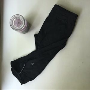 Black Lululemon Run: Fast and Free Crop